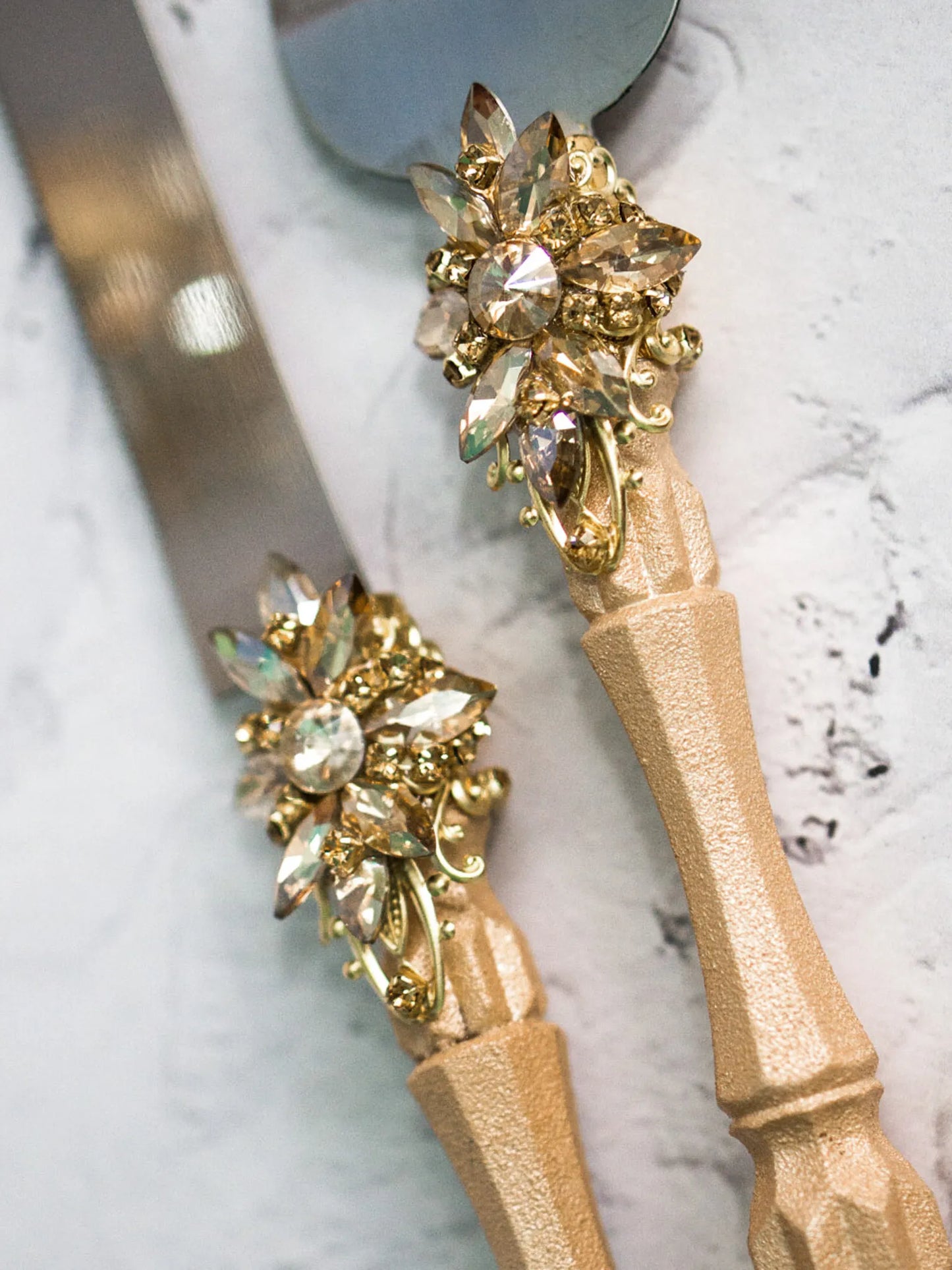 Gloria Gold Wedding Cake Server and Cake Knife Set - Personalized Elegance