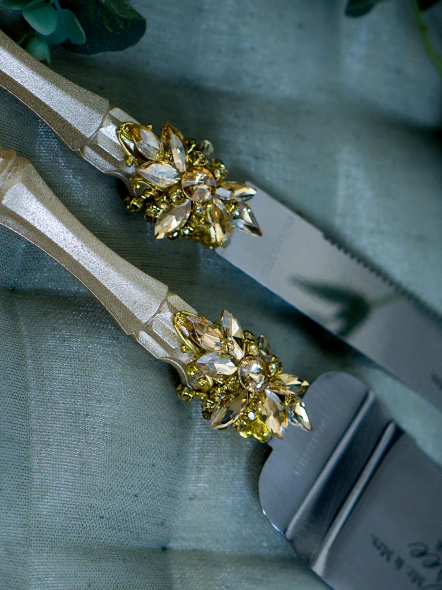 Gloria Gold Wedding Cake Server and Cake Knife Set - Personalized Elegance