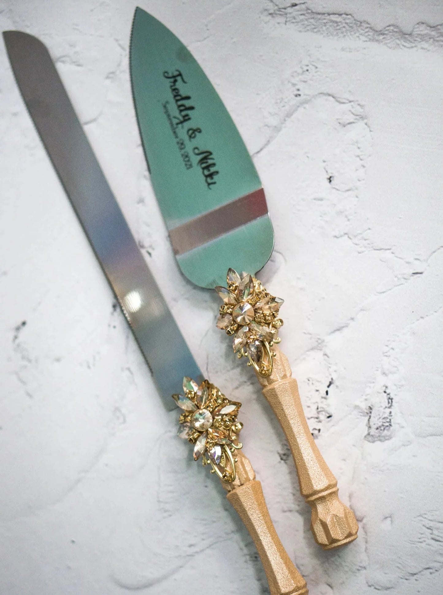 Gloria Gold Wedding Cake Server and Cake Knife Set - Personalized Elegance