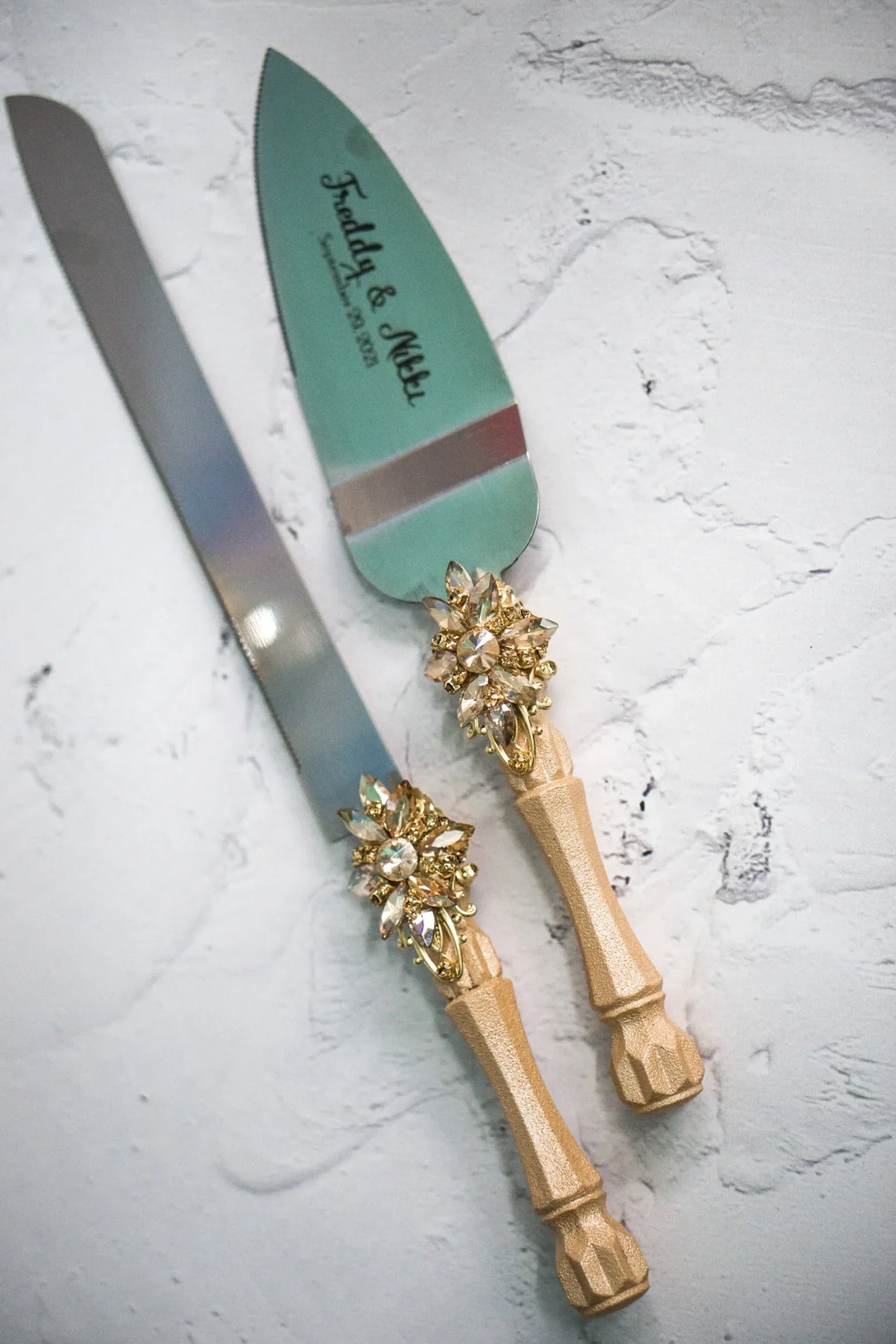 Gloria Gold Mr. and Mrs. Dessert Forks and Plate Set - Personalized Elegance