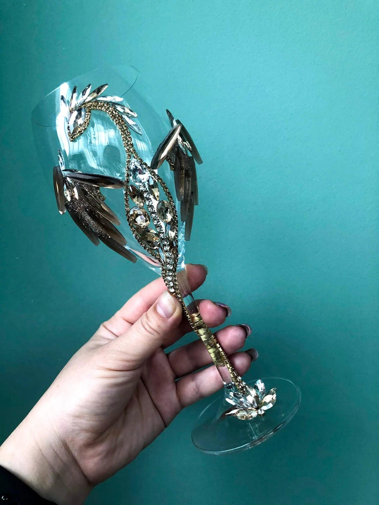 Golden Glimmer: Dragon-Adorned Wine Goblet