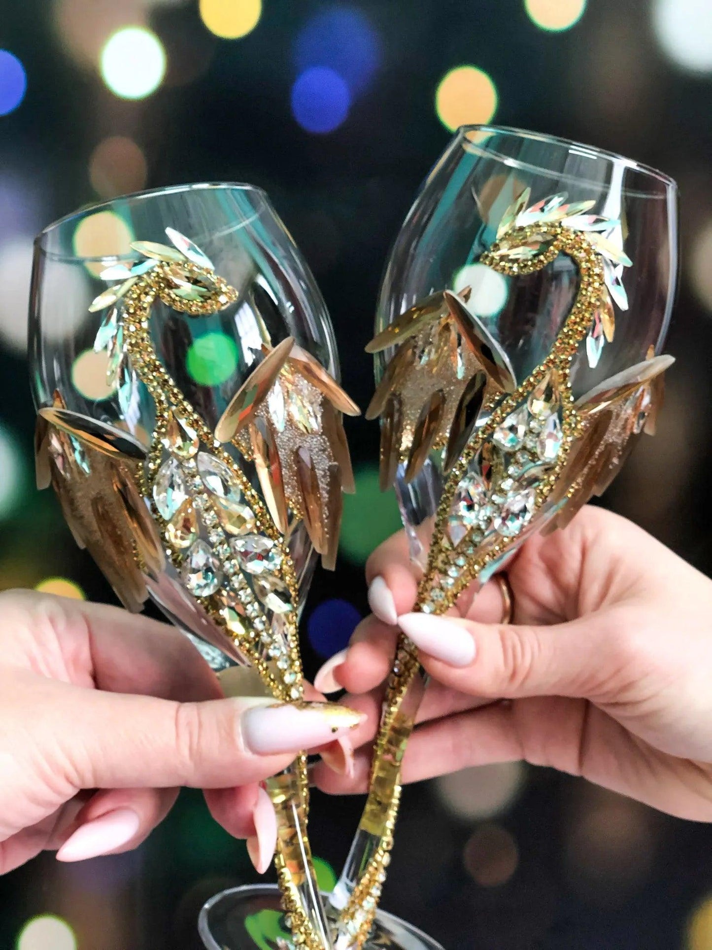Golden Glimmer: Dragon-Adorned Wine Goblet