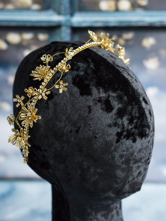 Wedding hair accessory with floral design and sparkling crystals
