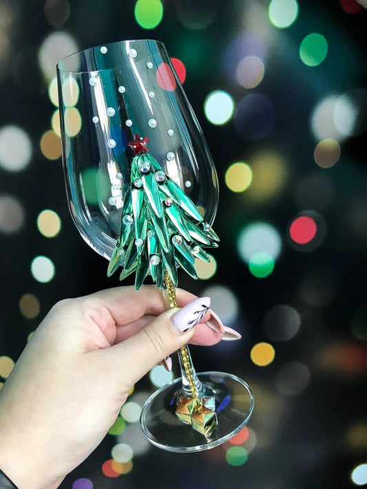 Personalized Wine Glasses with Christmas Tree Design