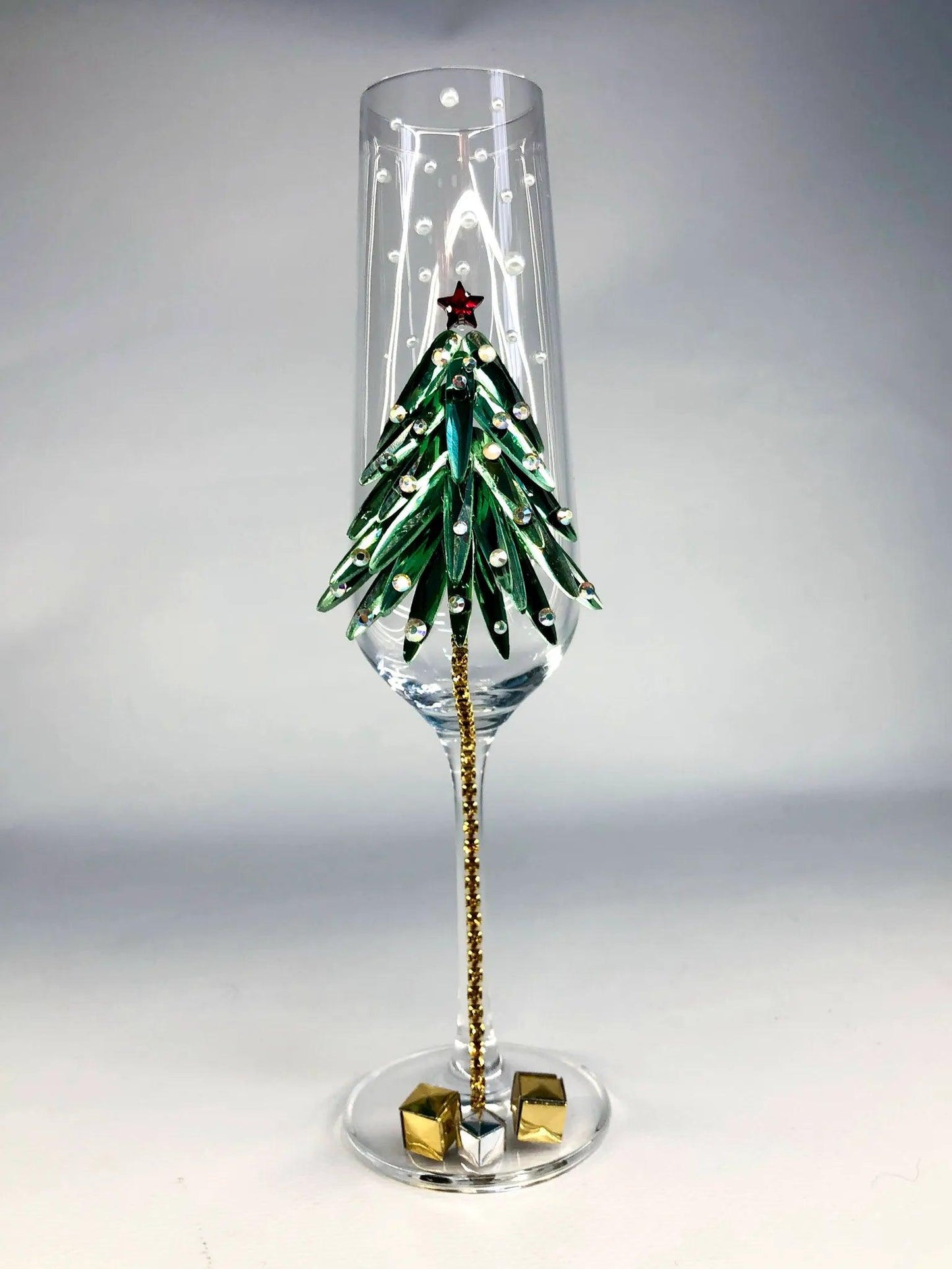 Personalized Wine Glasses with Christmas Tree Design
