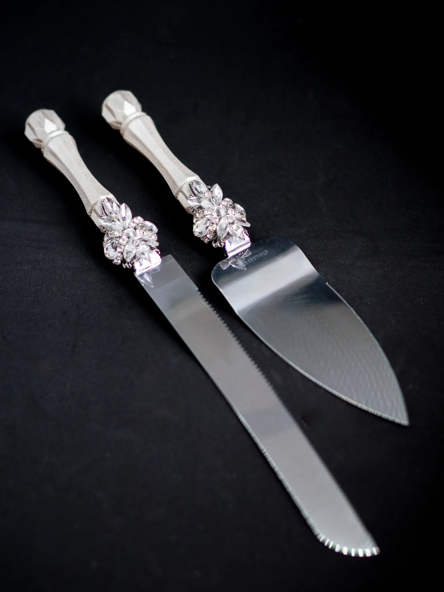 Elegant Ivory and Silver Crystal Wedding Cake Cutting Set - Gloria Collection