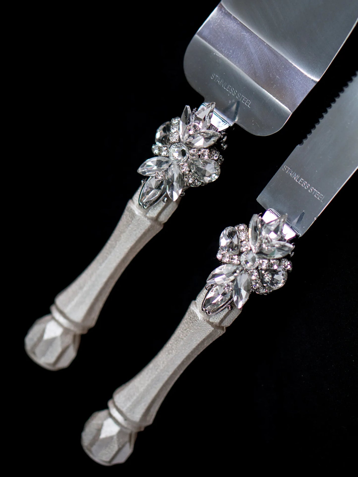 Elegant Ivory and Silver Crystal Wedding Cake Cutting Set - Gloria Collection
