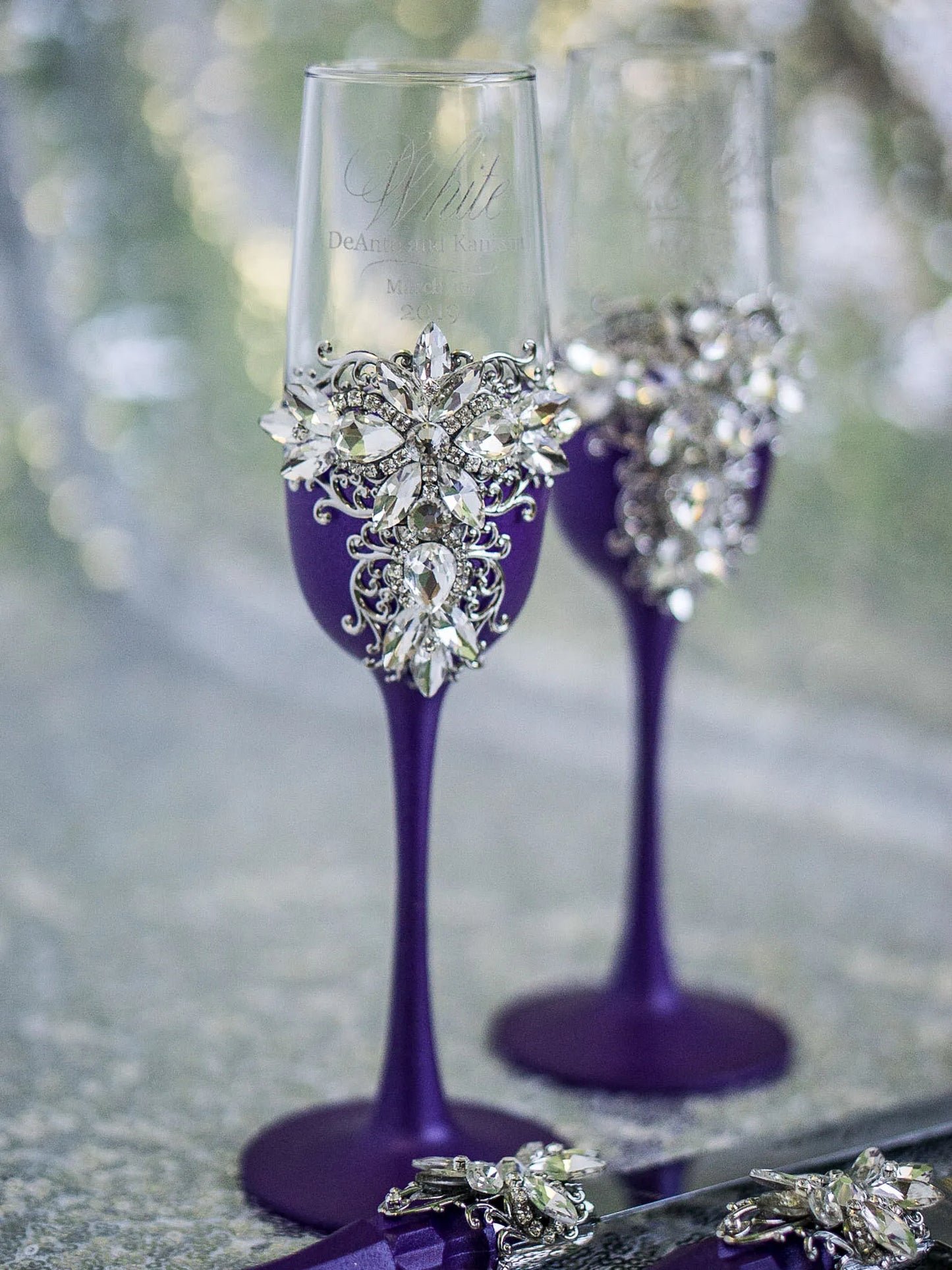Silver and Plum Purple Personalized Crystals Decorative Champagne Glasses with Cake Serving Accessories