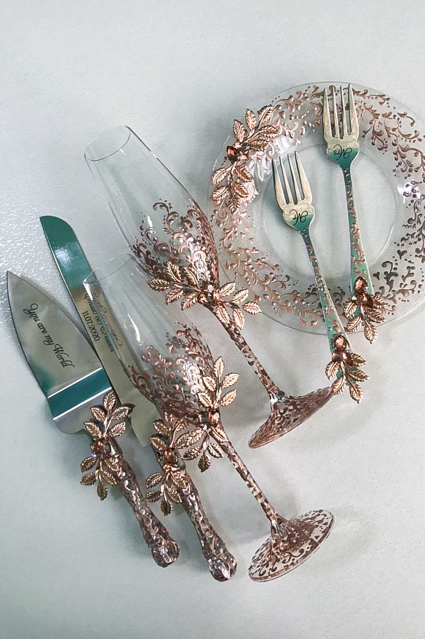 Enchanting champagne flutes and cake server set perfect for Aurora-themed weddings
