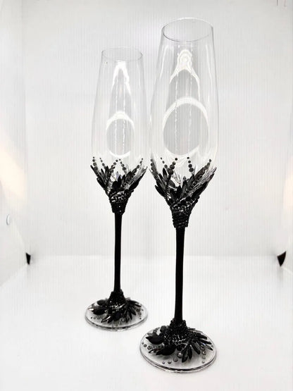 Personalized gothic-style wedding glasses with custom engraving