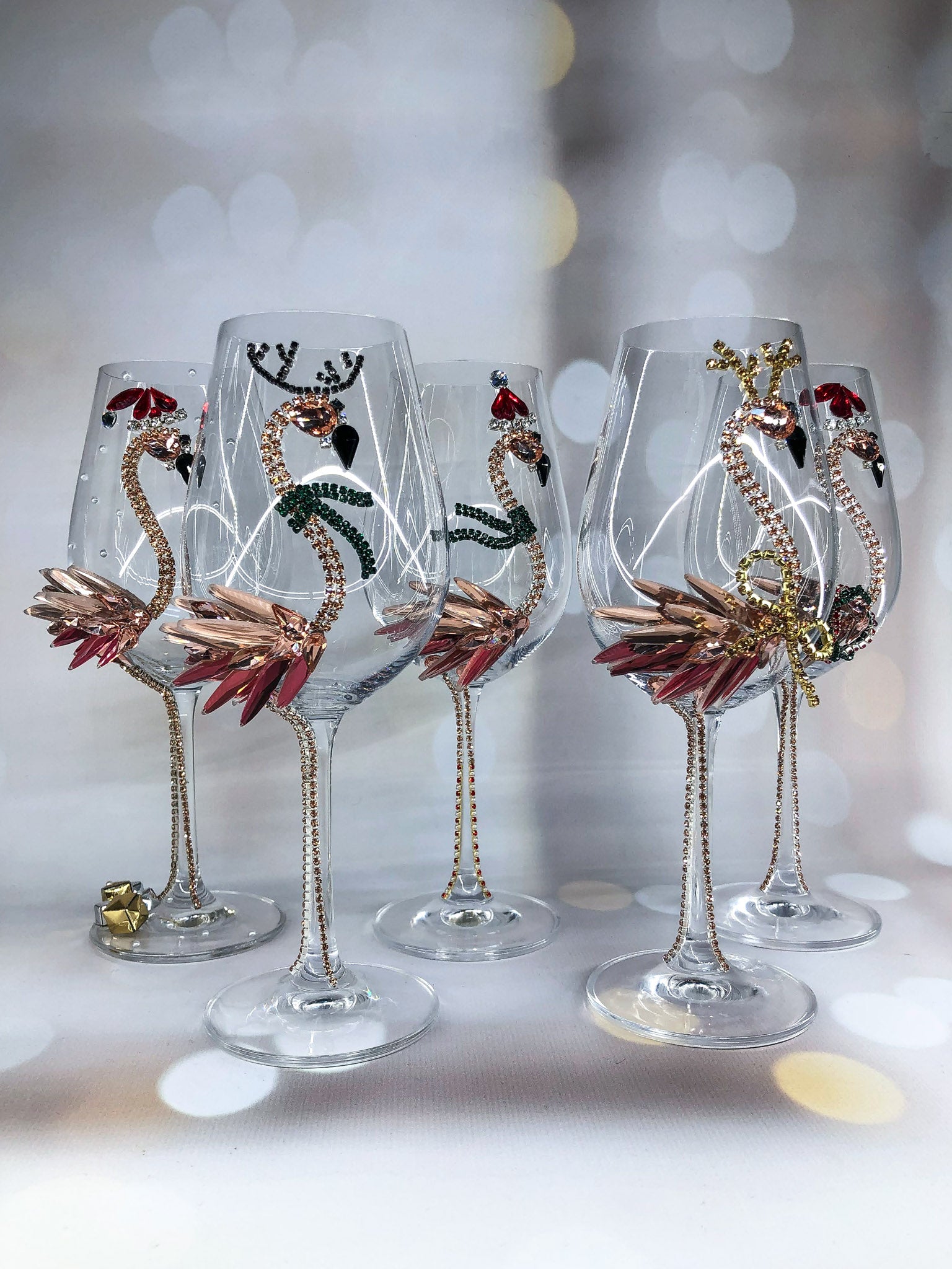 Festive Wine Glass with Bullfinch