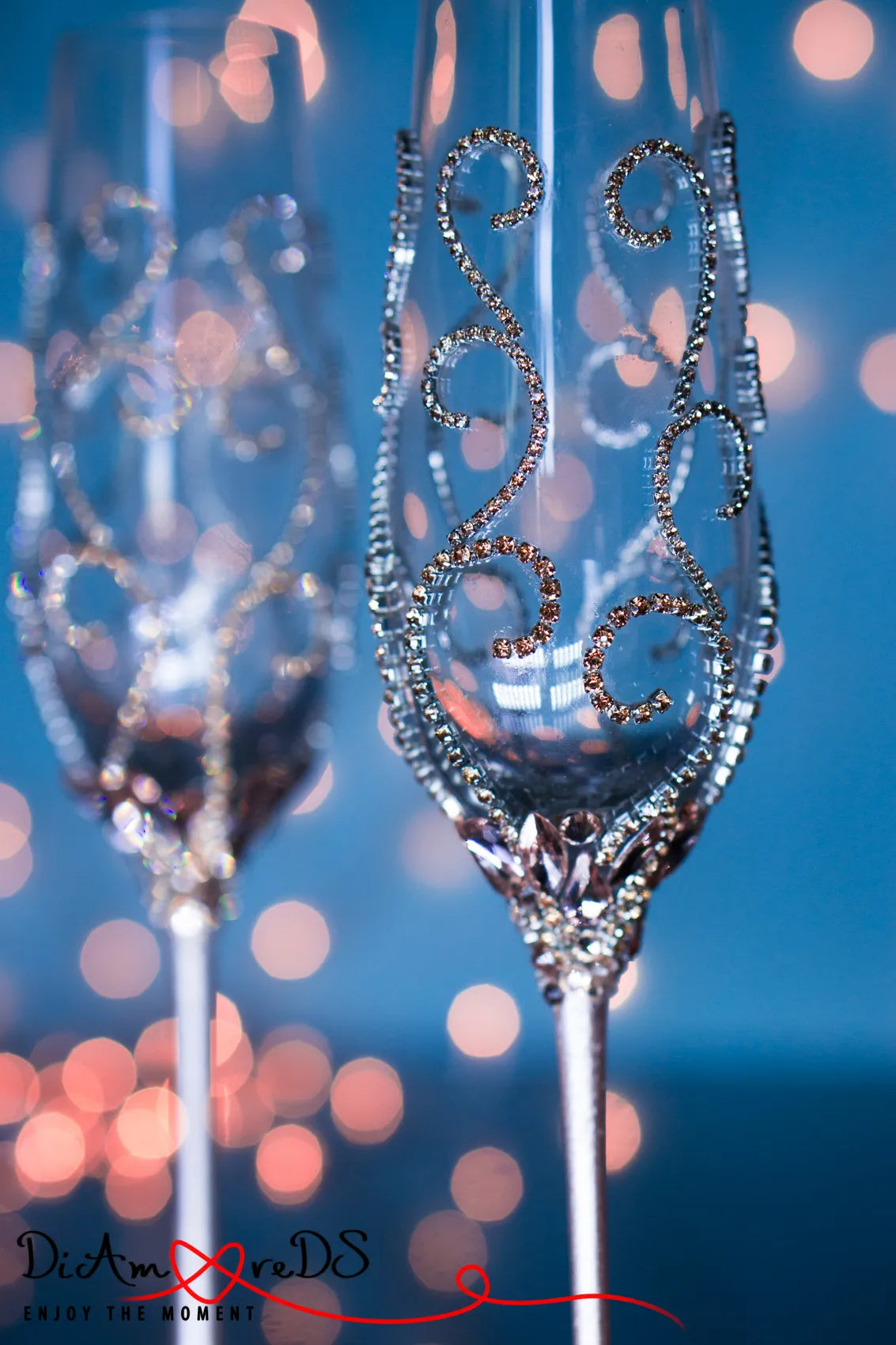 Personalized champagne flutes for weddings, anniversaries, and special occasions.