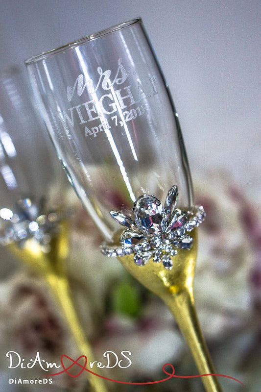 Personalized gold and silver wedding flutes