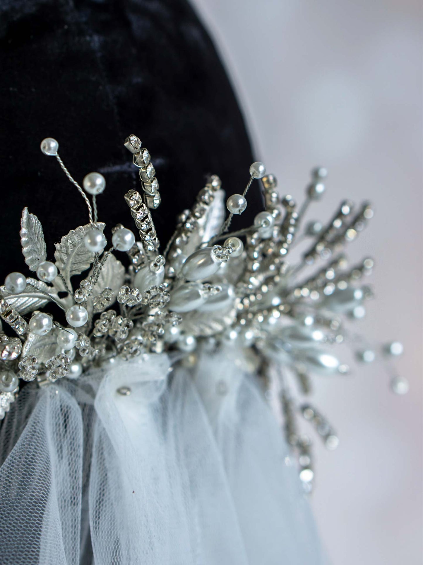 Exquisite Silver Rhinestone Hair Comb with Delicate Pearls | DiAmoreDS - Collection Meadow Symphony