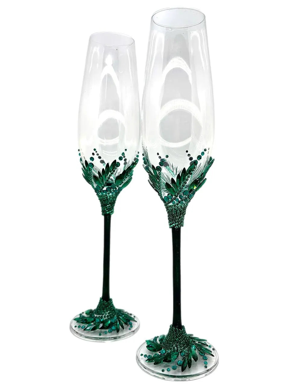 Elegant glassware perfect for Classic Elegance and Vintage Romance-themed weddings