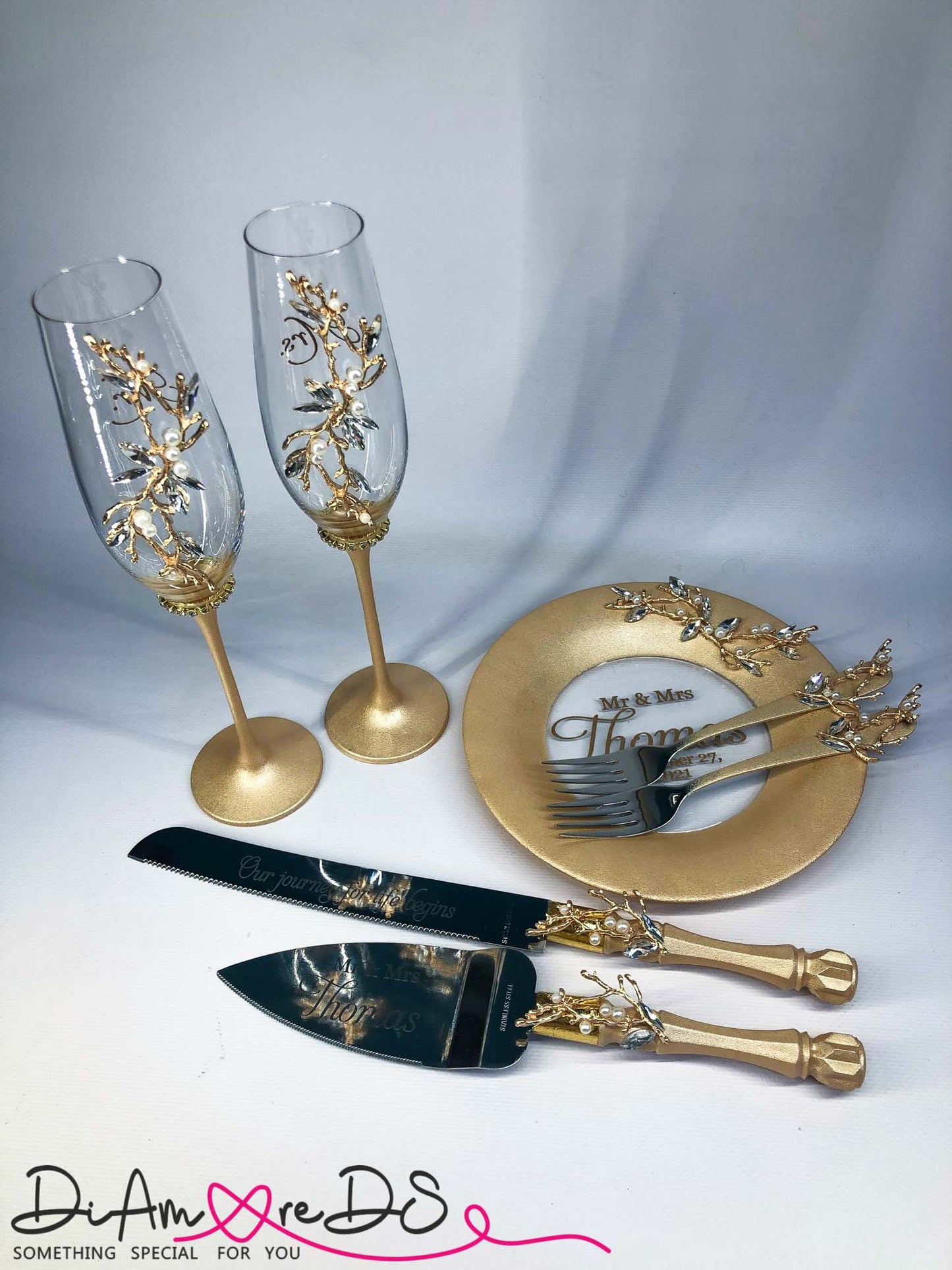 Fiora Gold wedding glasses: the epitome of elegance