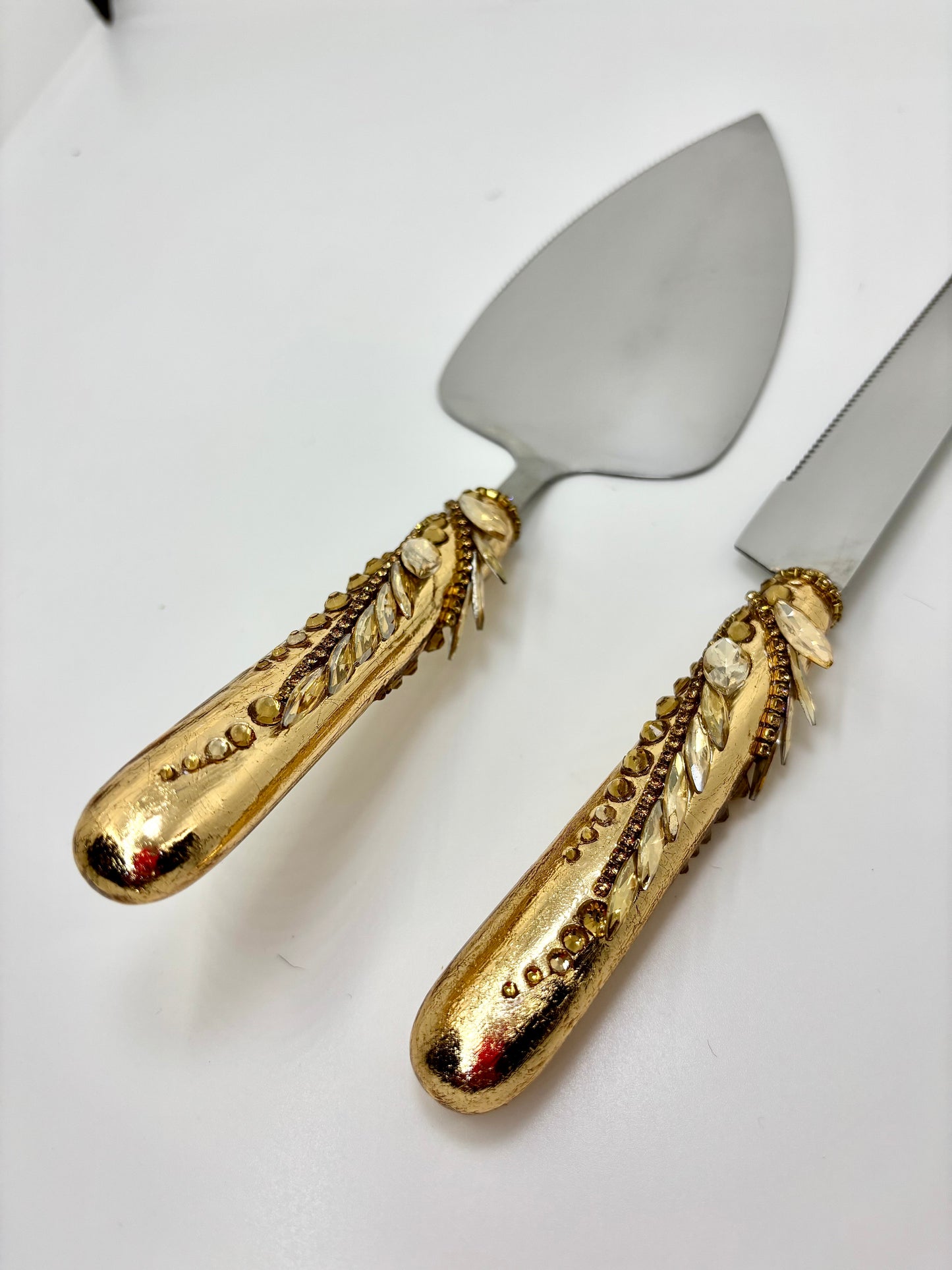 Luxurious Wedding Cake Knife and Server Set by collection Golden Hypnosis with strass details 