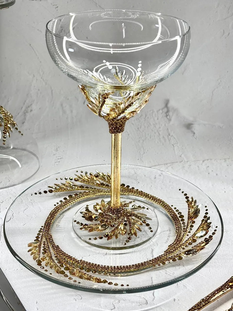 Personalized Crystal Martini Glasses from the luxurious Golden Hypnosis collection  