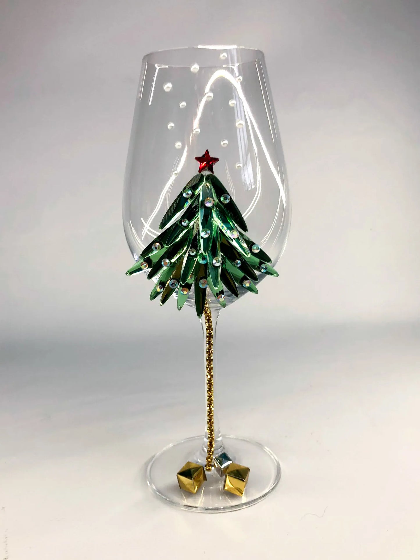Personalized Wine Glasses with Christmas Tree Design