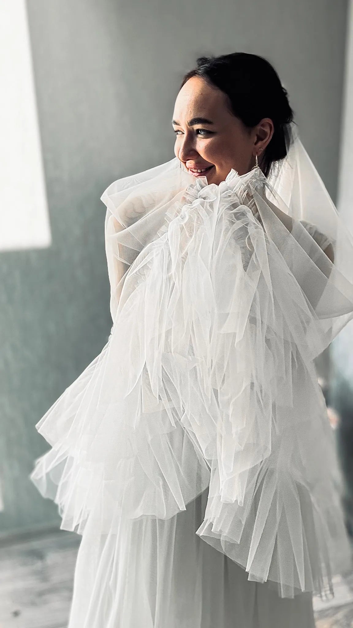 Frilled Wedding Veil for Bridal / Two Tiers Veil with Ruffle  display picture 2