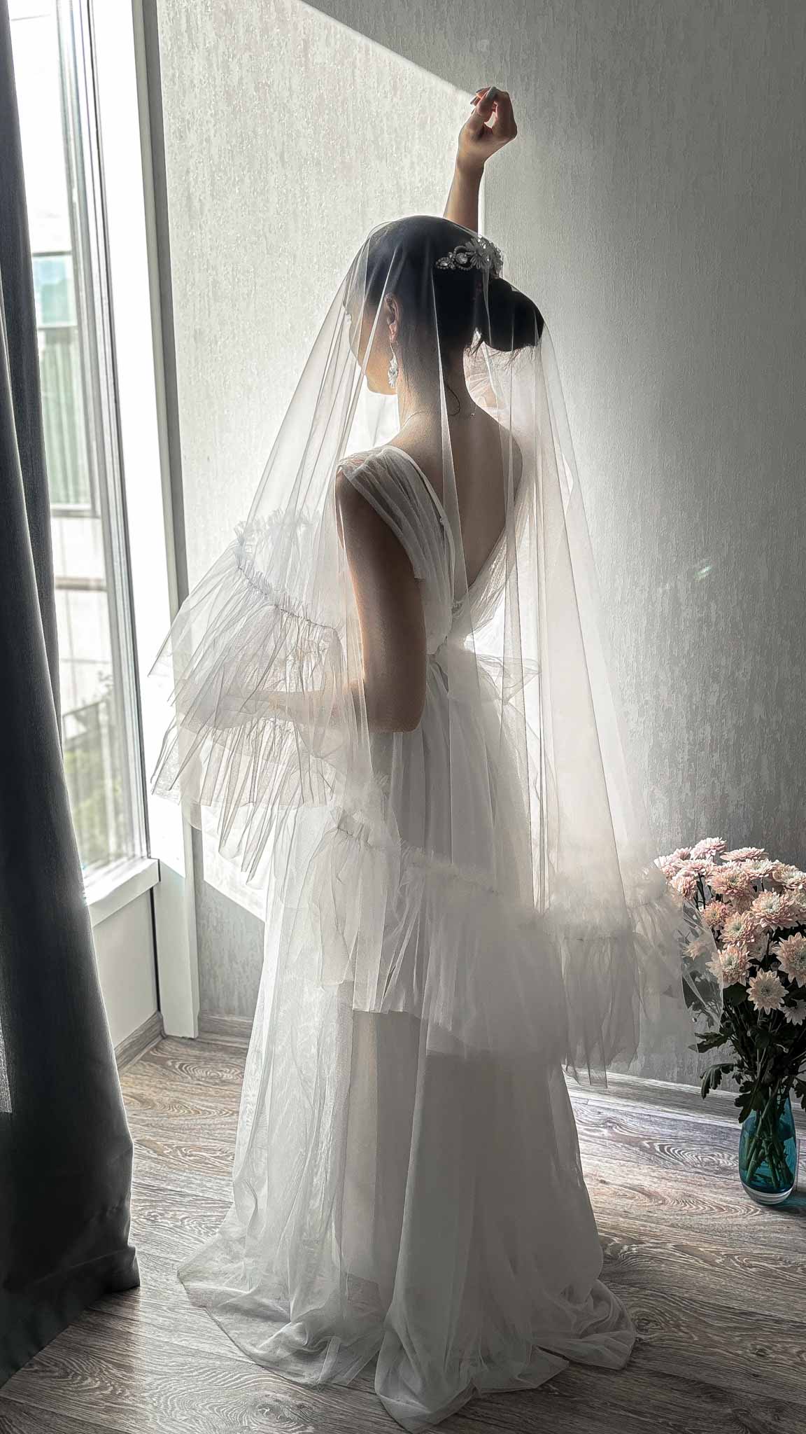 Two-layer wedding veil with soft frill