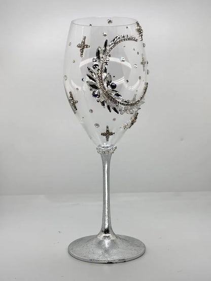 Elegant wine glass gift for men, brides, and grooms with a unique sun embellishment