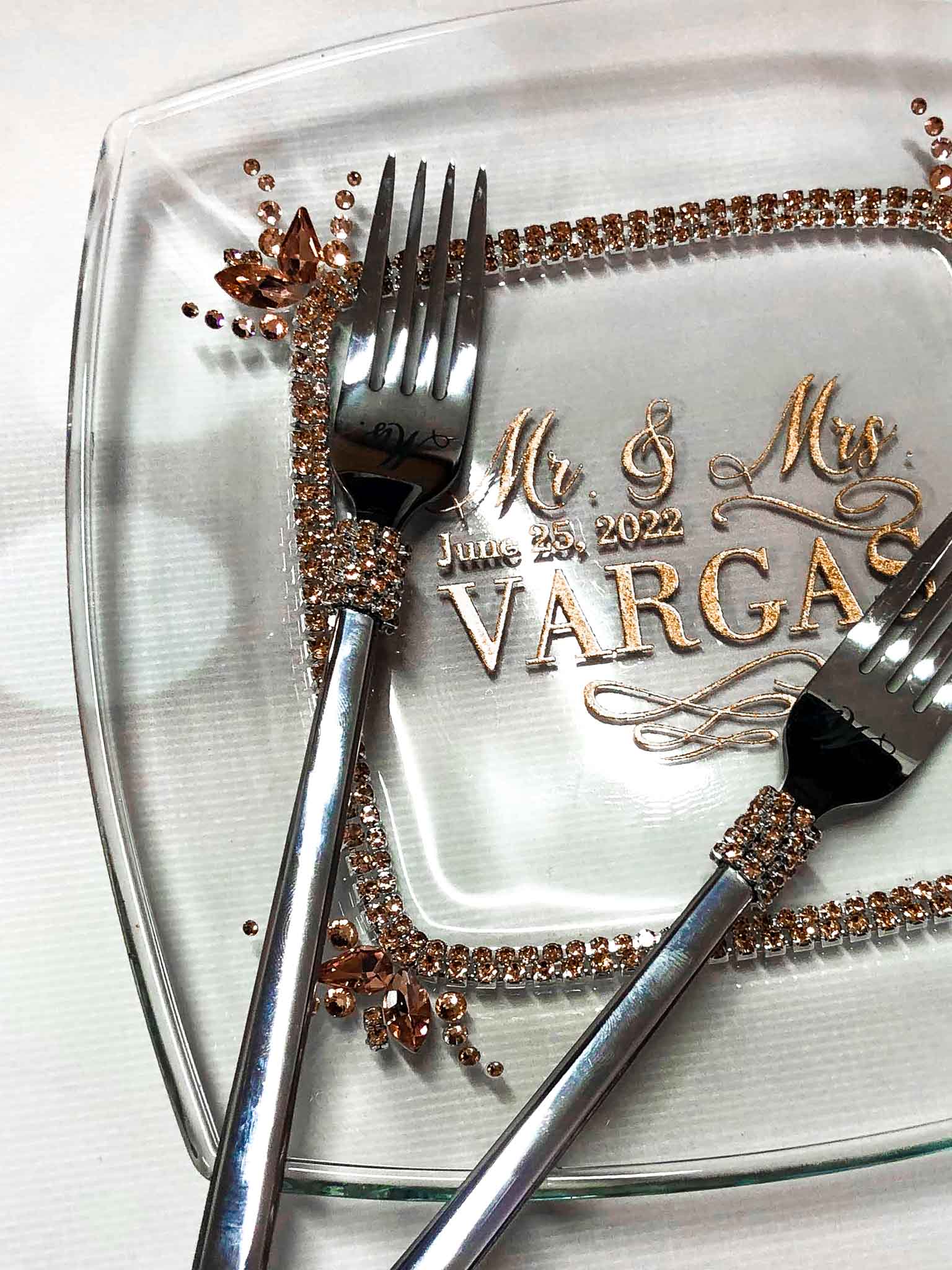 Luxurious rose gold wedding tableware set