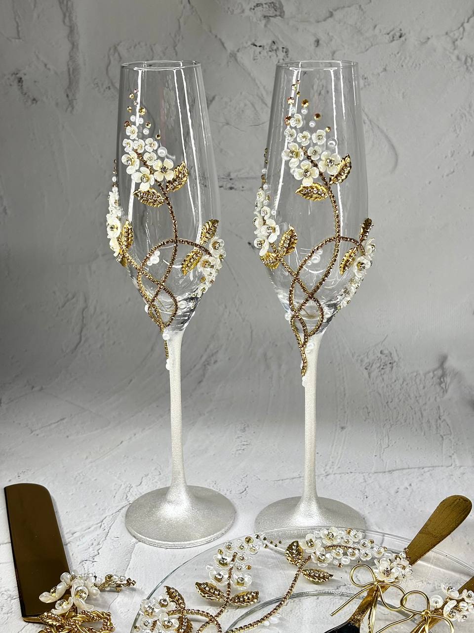 Romantic champagne wedding flute glasses  by collection "Vintage Flowers" for weddings