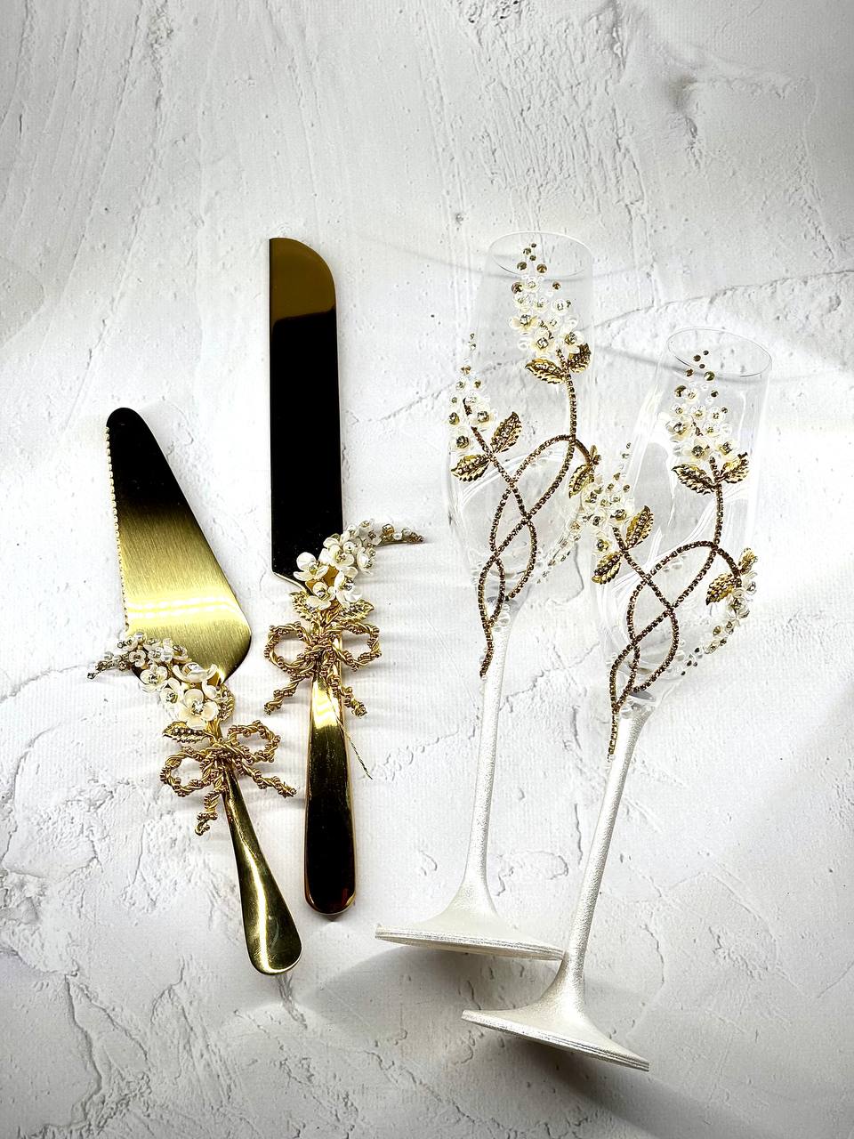 Beautifully crafted champagne flutes and gold cake server sets "Vintage Flowers" collection