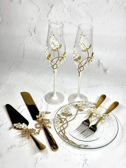 Champagne flutes and gold cake server sets by collection "Vintage Flowers