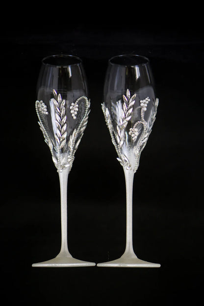 Customizable champagne flutes with crystal embellishments