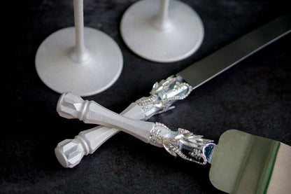 Rhinestone-adorned cake serving set