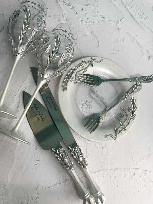 Boho chic cake knife and dessert plate with forks