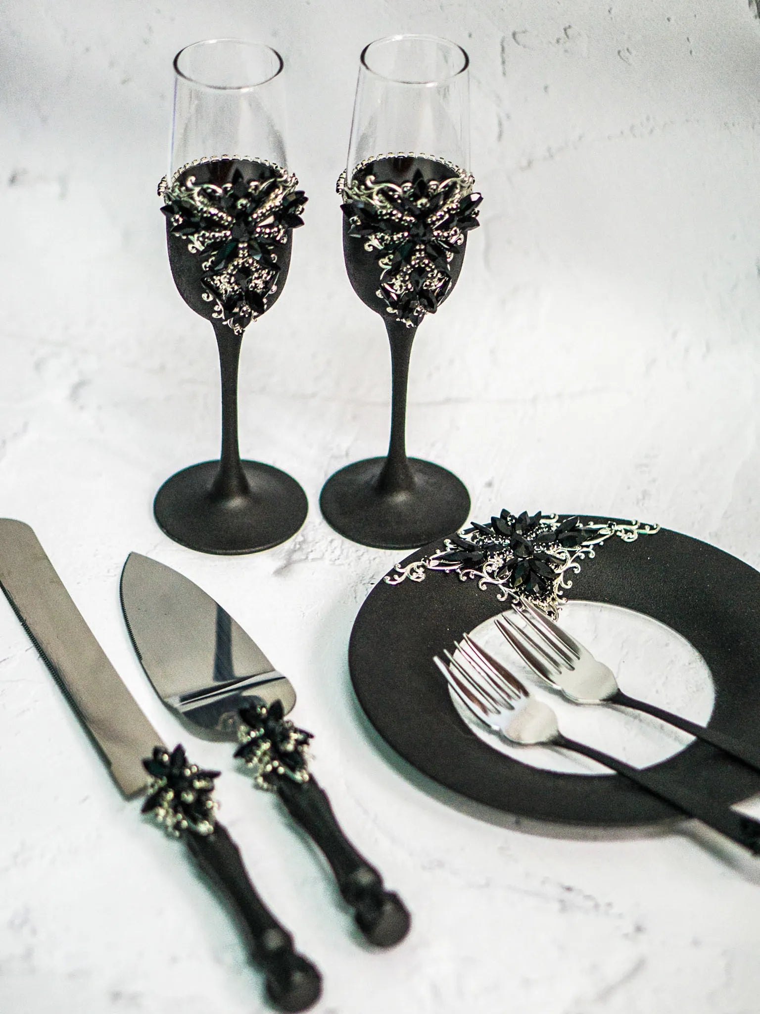 Elegant Gothic Cake Plate and Fork Set with Silver Filigree