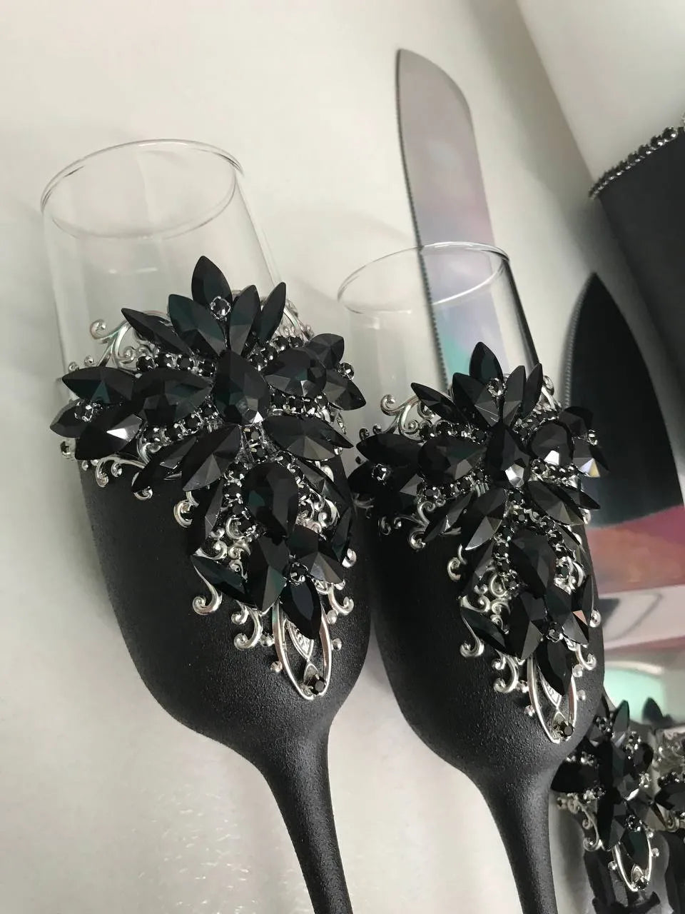 Elegant Black Themed Wedding Toast Glasses and Cake Set