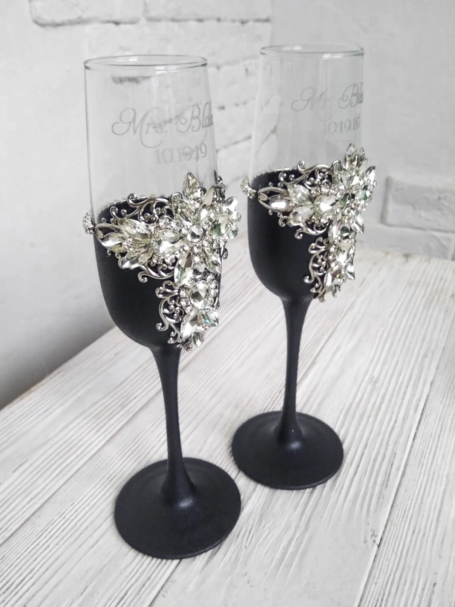Customizable gothic-themed champagne glasses