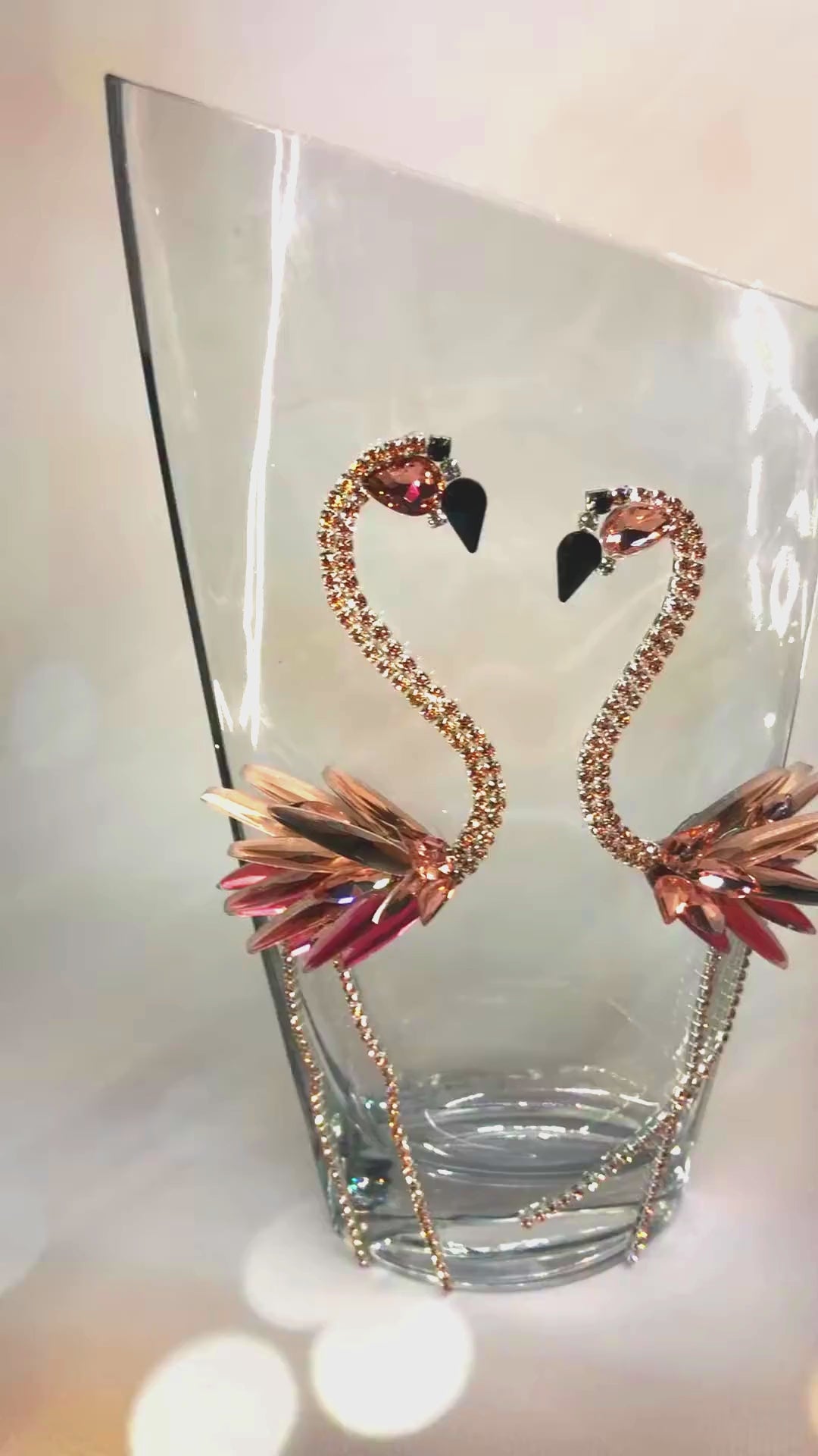 Decorative crystal vase with flamingo design 