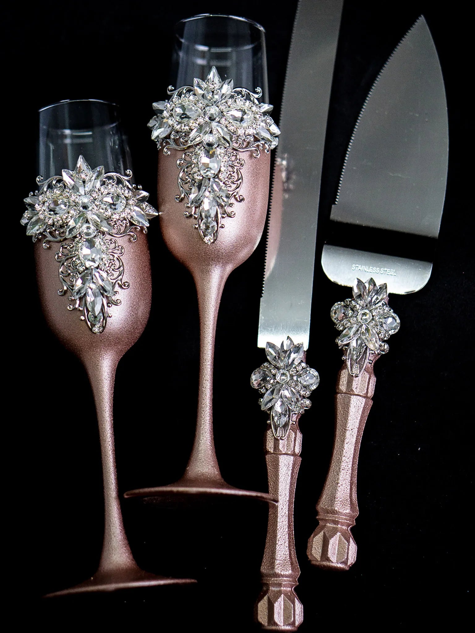 Luxurious Rose Gold Wedding Glassware and Cake Serving Set
