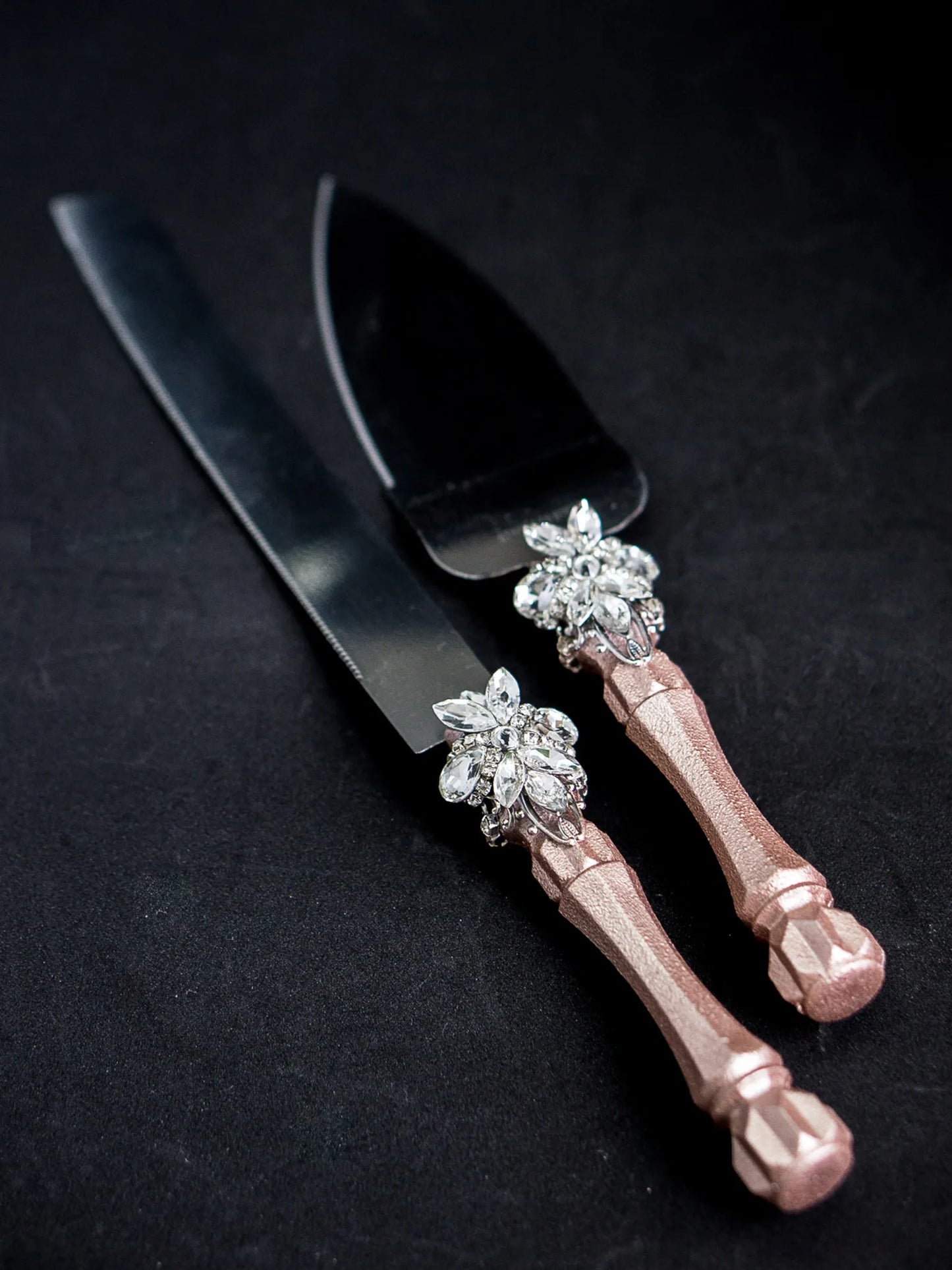 Rose gold and silver crystal cake cutting set