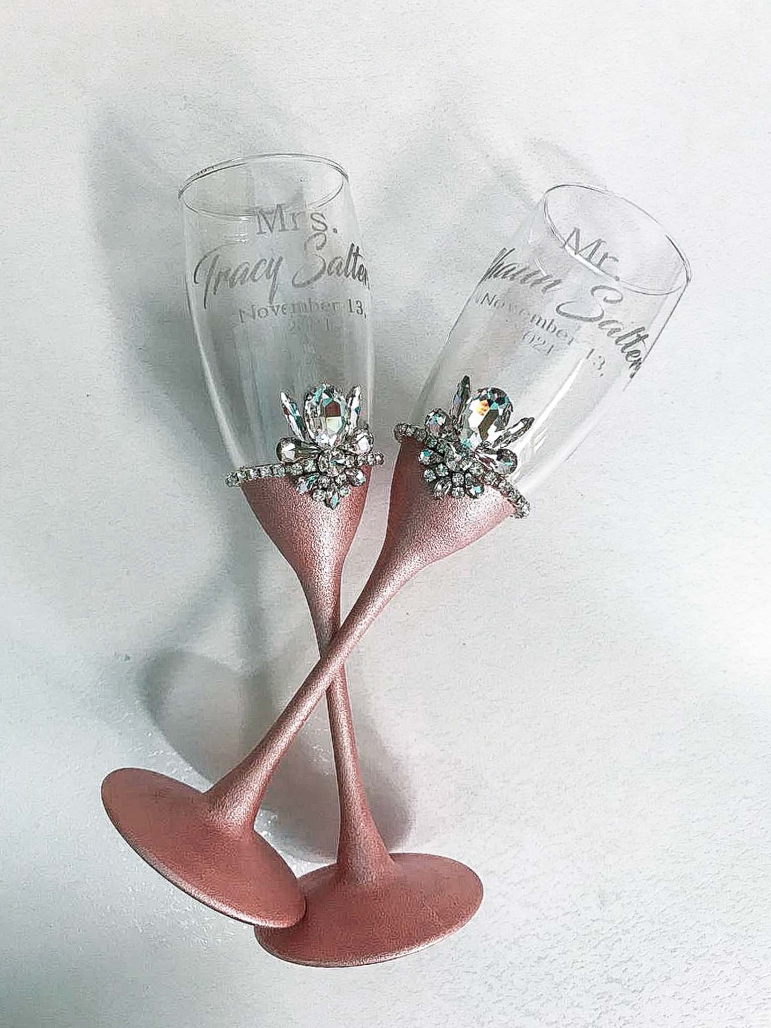 Gold wedding store flutes, gold wedding glasses, Mr Mrs wedding gold toasting glasses, wedding toast, wedding logo