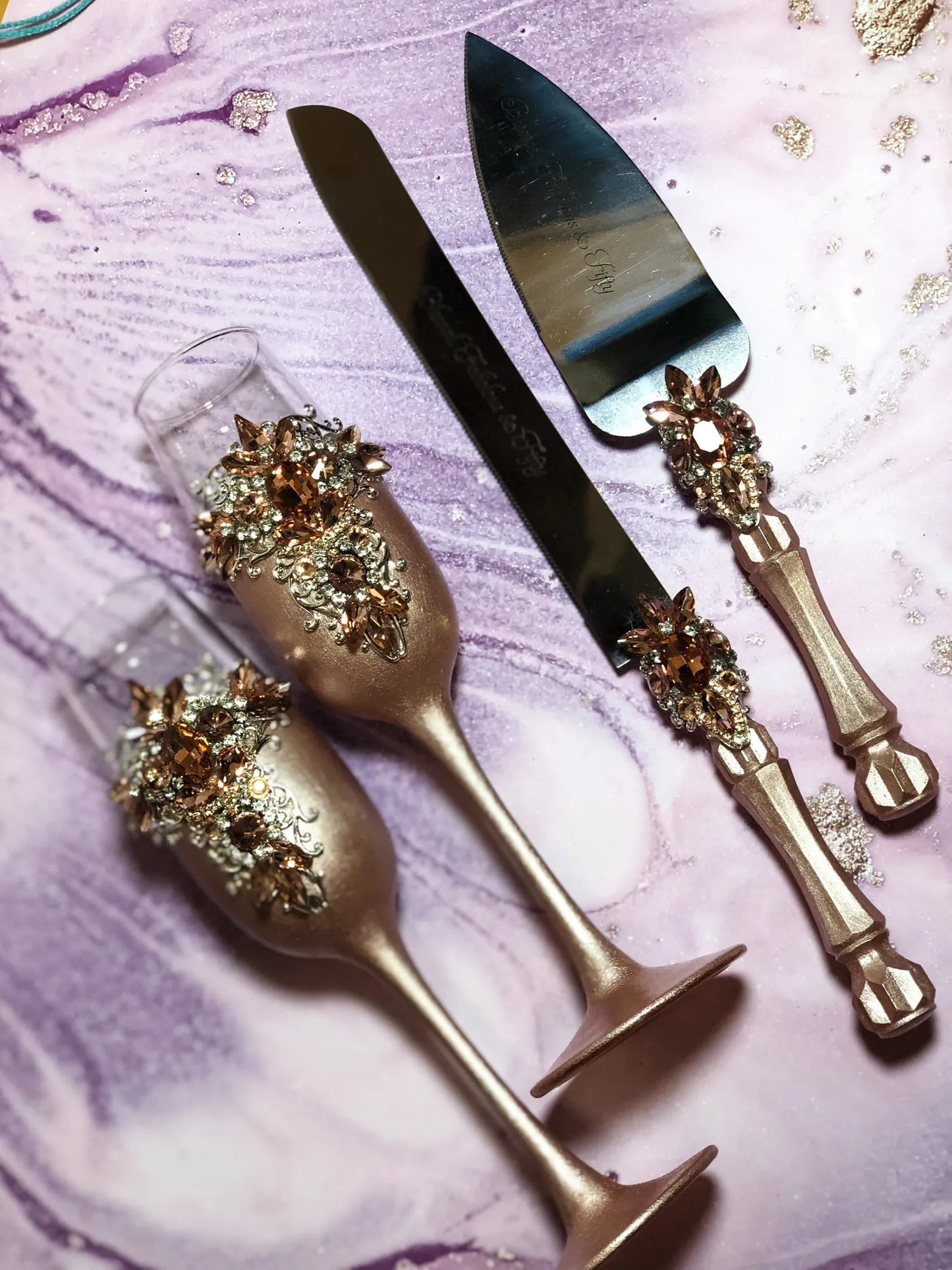 Elegant Personalized Rose Gold Wedding Champagne Flute and Cake Serving Set