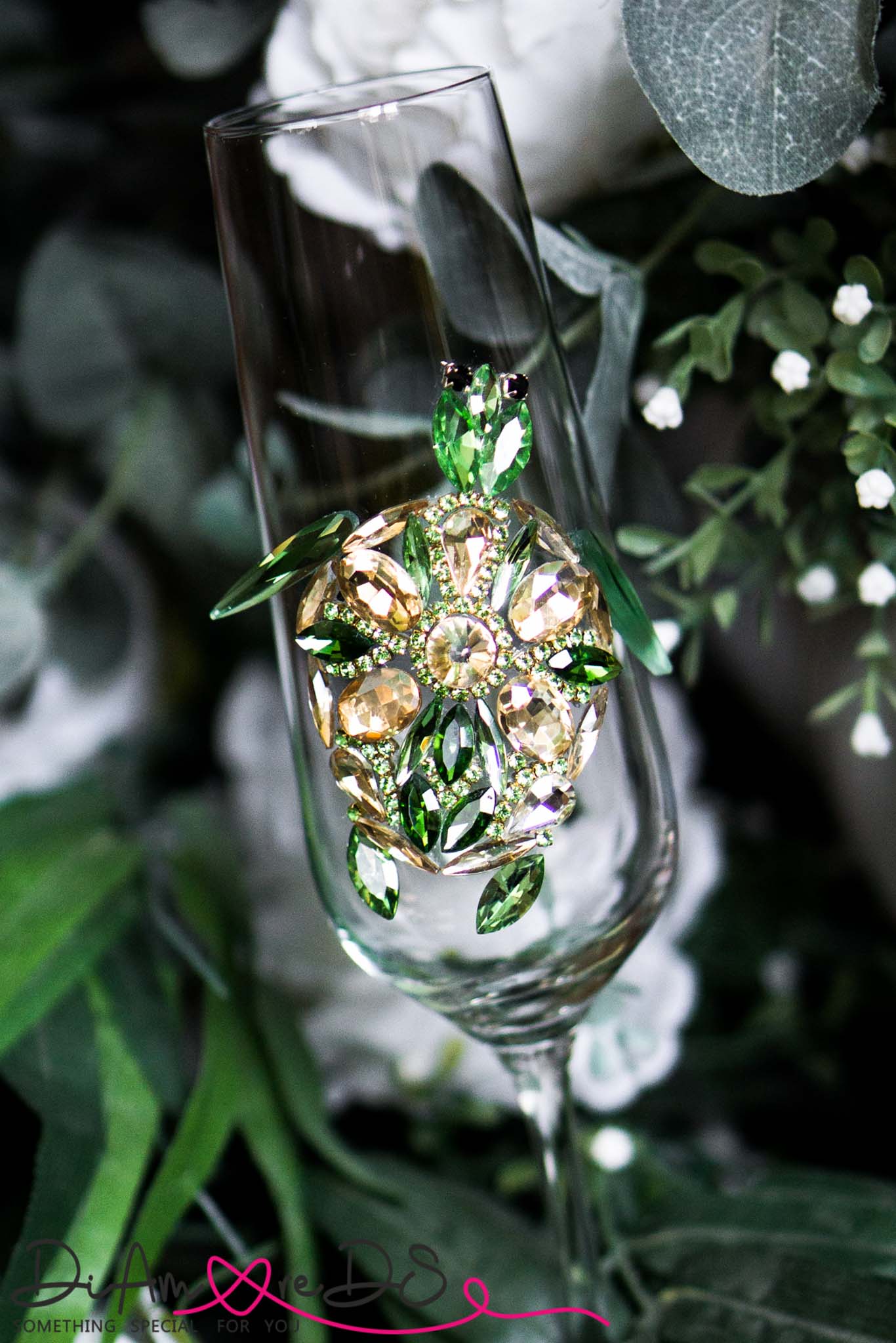 Pearlescent and crystal-encrusted sea turtle on a wine glass, blending elegance with tropical marine charm.