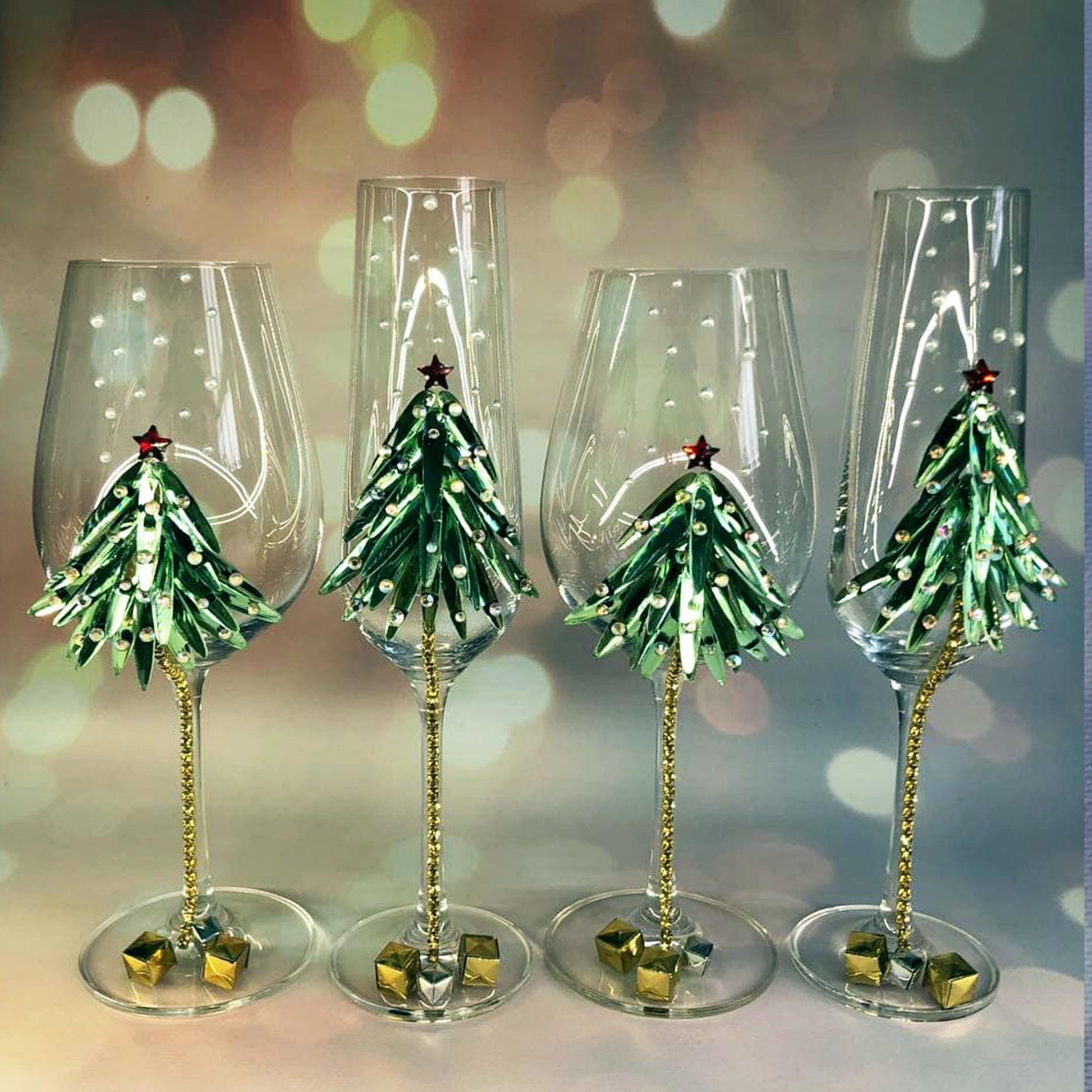 https://diamoreds.shop/cdn/shop/products/Personalized-Wine-Glasses-with-Christmas-Tree-Design-1_a2c81ad1-e653-4b4f-9ff8-3408c8c18eab.jpg?v=1638483522&width=1946