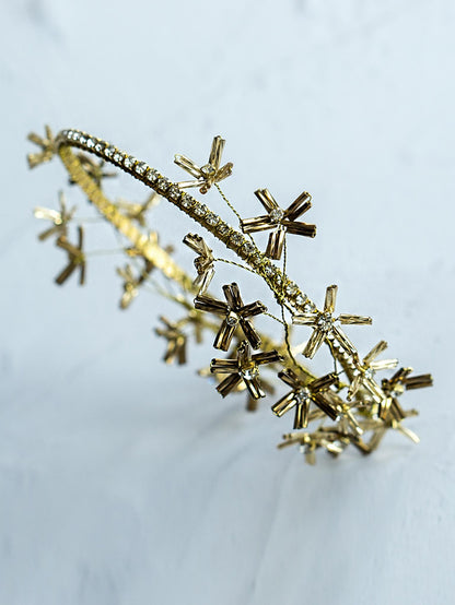 Beautiful Gold Hair Accessory with Floral Design