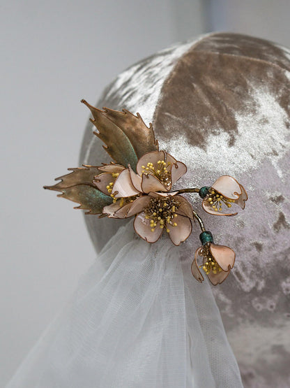 Peachy Bloom: Light Pink Hair Comb with Gorgeous Peach Flowers and Leaves